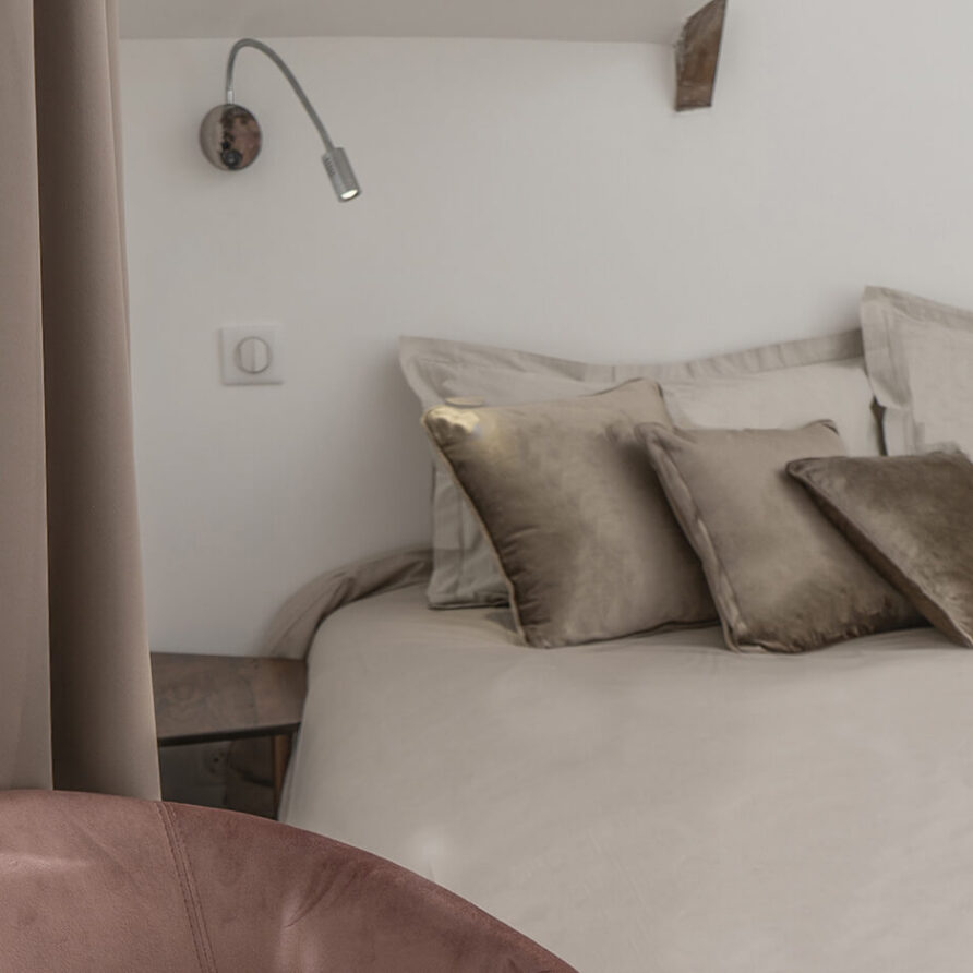 La chambre cosy de l'Atelier - Vue du lit